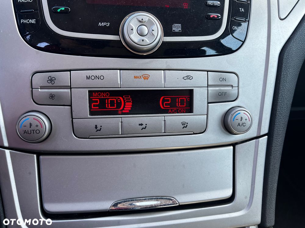 Ford Mondeo 2.0 TDCi Ambiente - 17