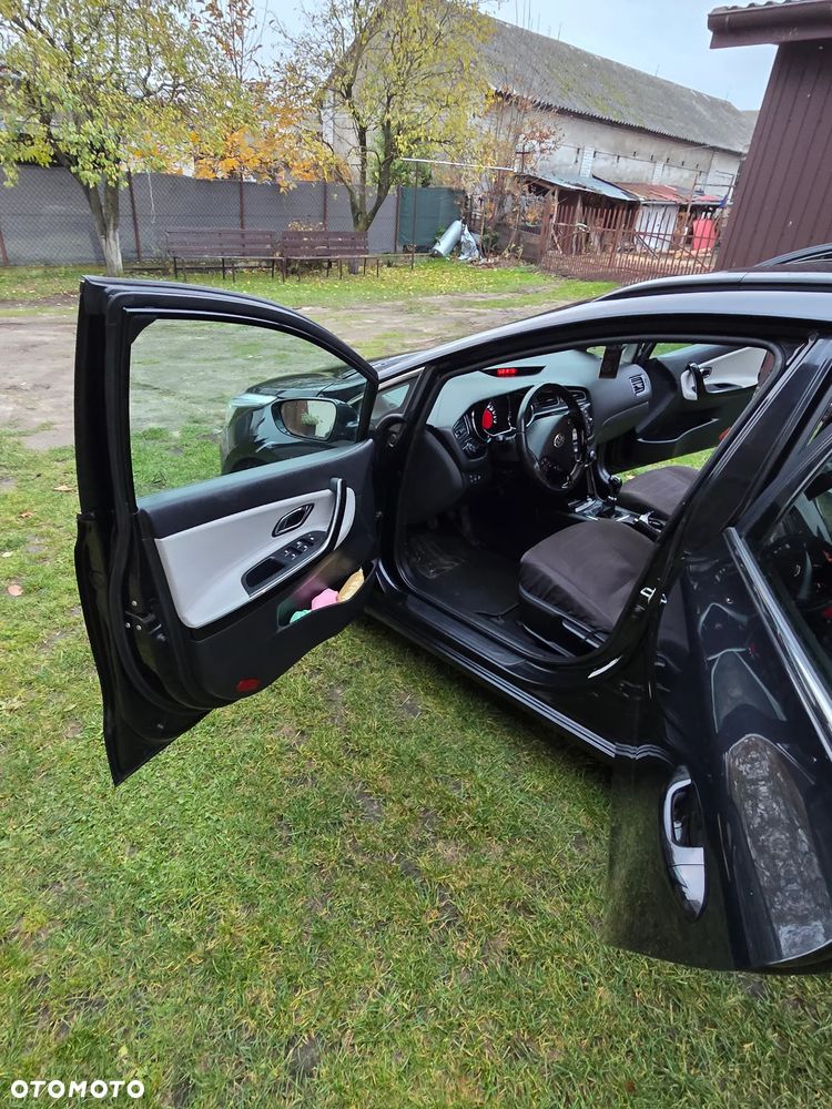Kia Ceed - 14