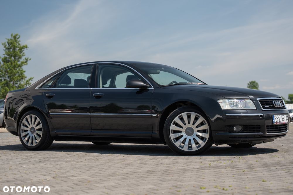 Audi A8 4.2 L Quattro - 8