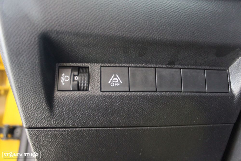 Peugeot 208 1.2 PureTech Active Pack - 12