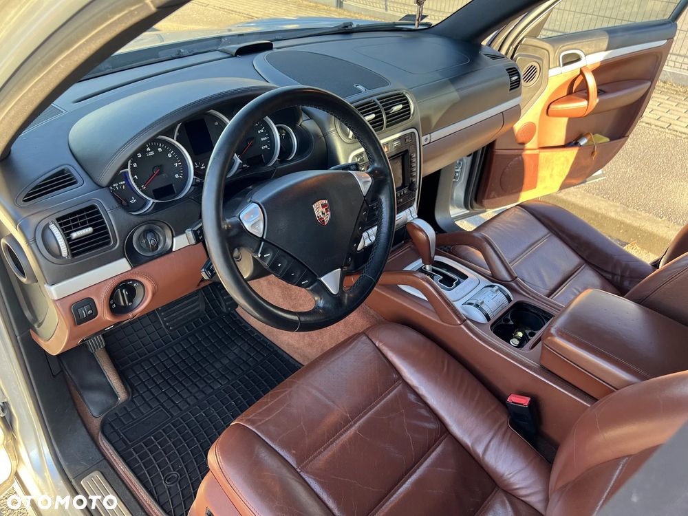 Porsche Cayenne - 14