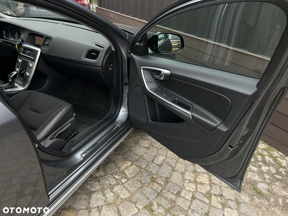 Volvo V40 Cross Country D3 Geartronic Momentum - 12