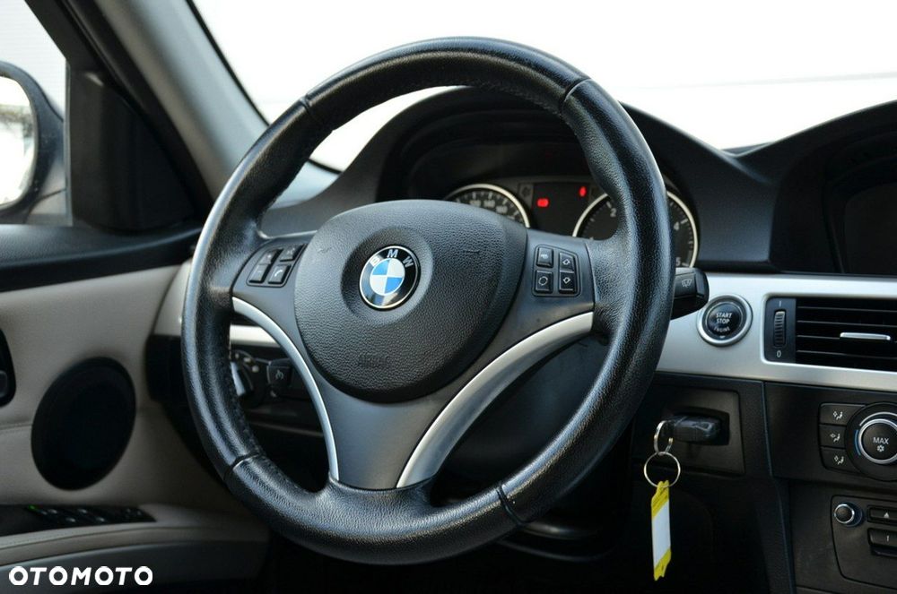 BMW Seria 3 - 34