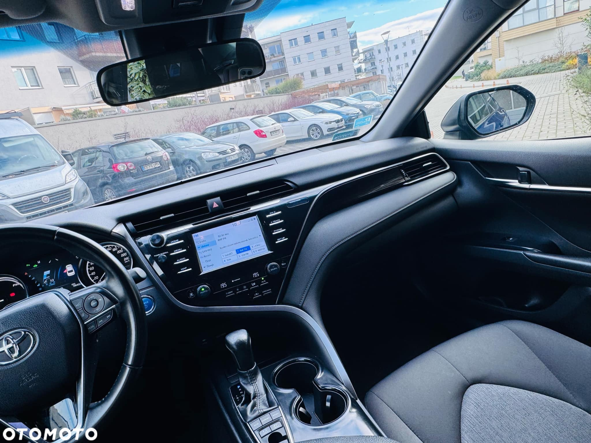 Toyota Camry 2.5 Hybrid Comfort CVT - 25