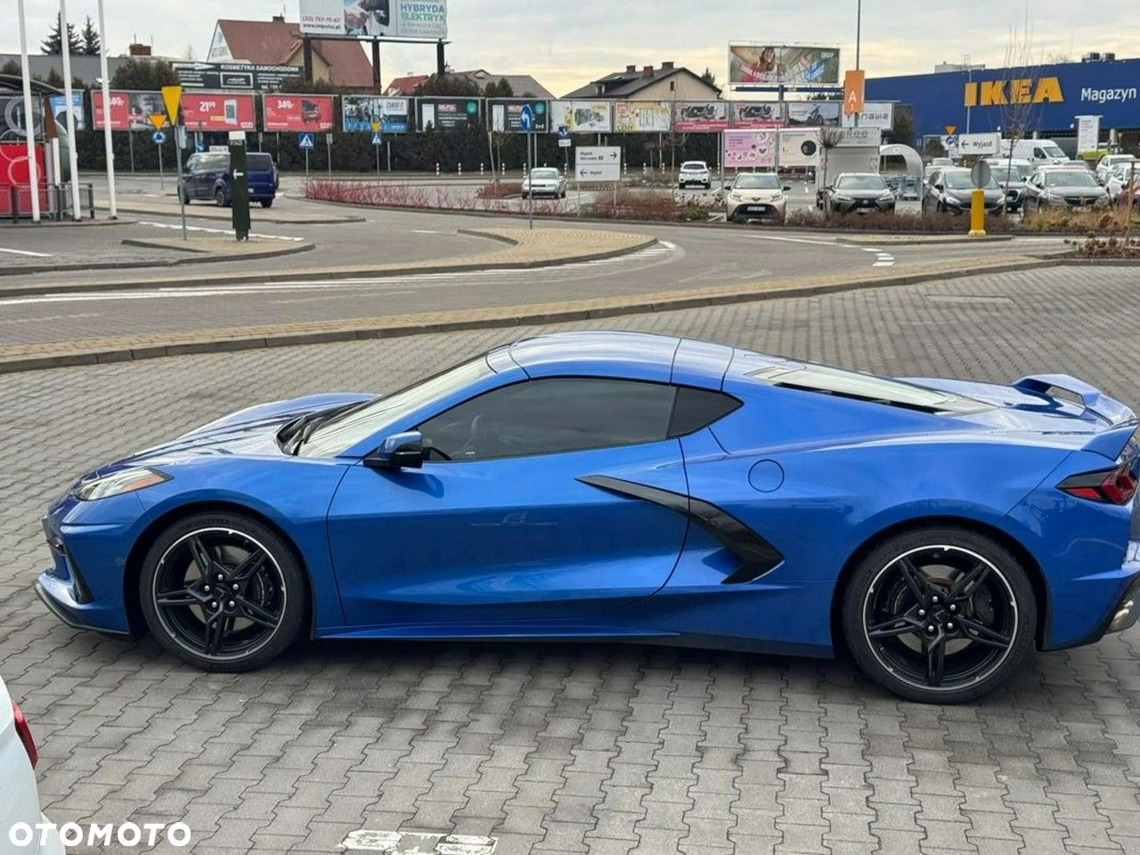 Chevrolet Corvette - 22