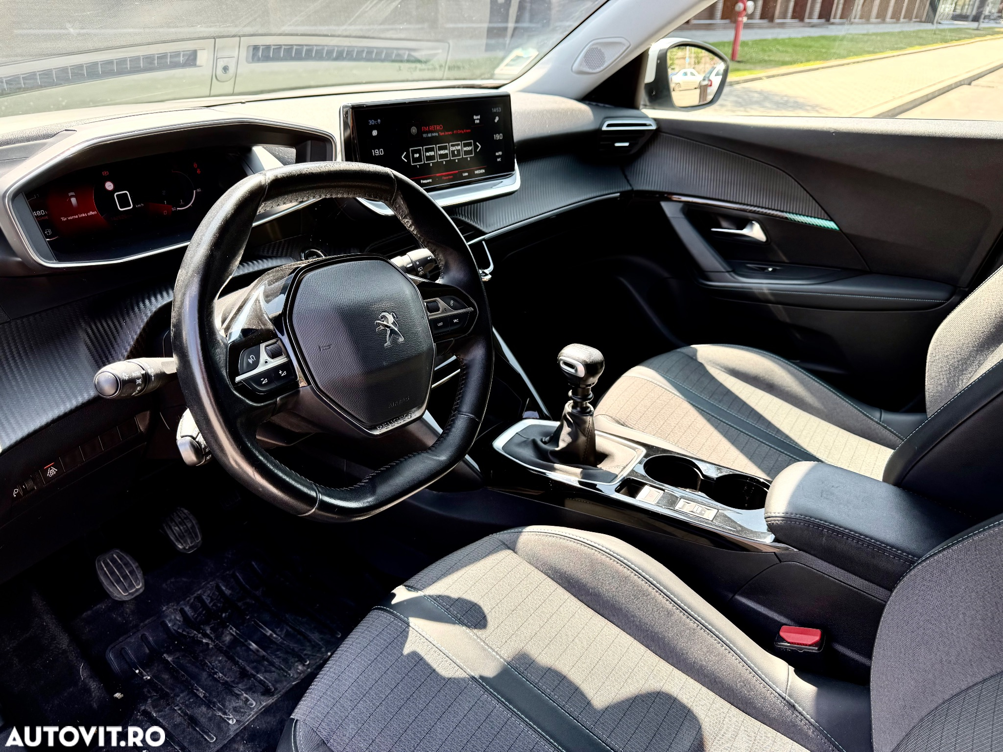 Peugeot 2008 - 9