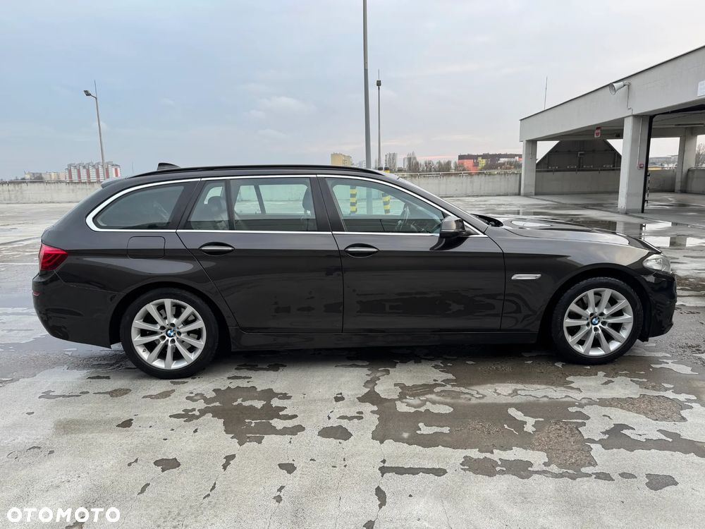 BMW Seria 5 525d xDrive - 9