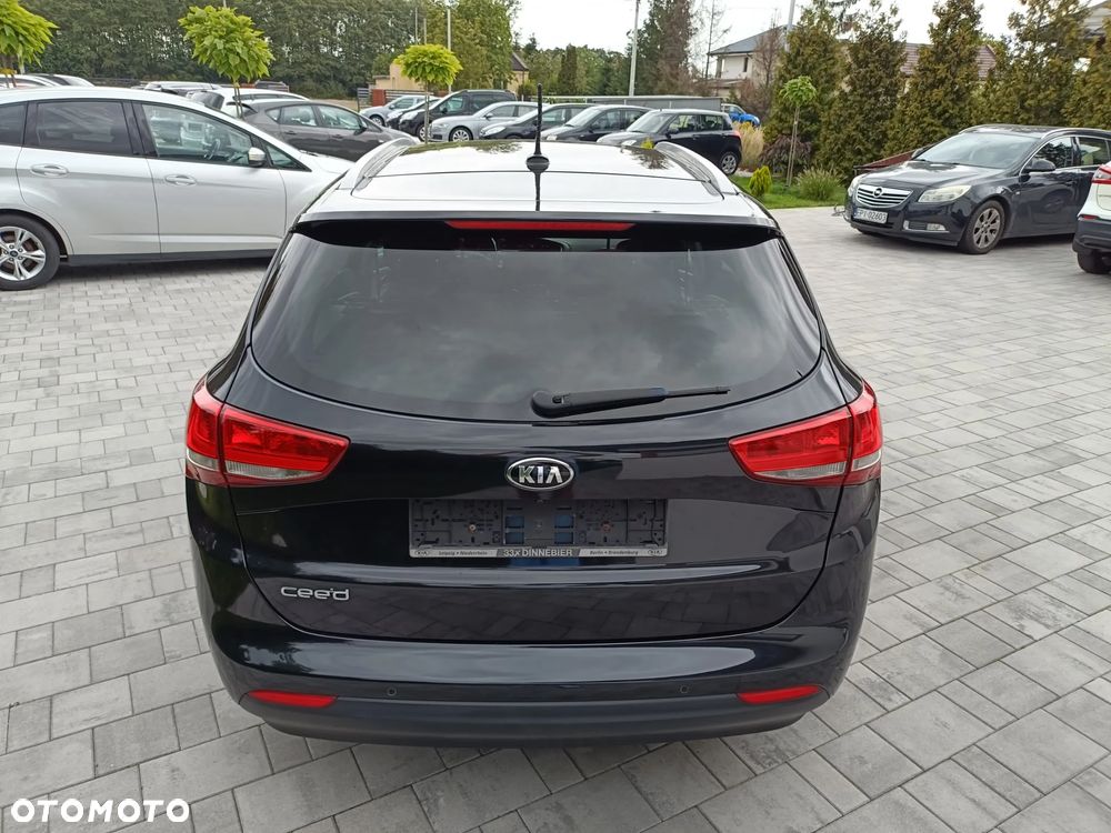 Kia Ceed - 10