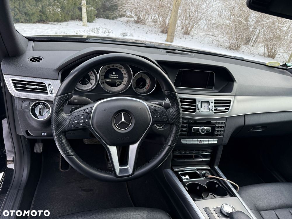 Mercedes-Benz Klasa E 300 BlueTEC 7G-TRONIC - 22