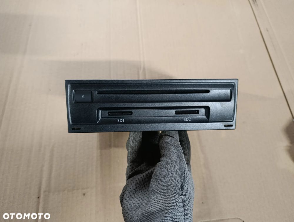 VW TOURAN II 2 III 3 CZYTNIK KART SD NAWIGACJI 3Q0035846B - 1