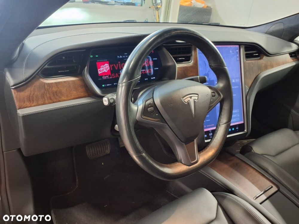Tesla Model S - 29