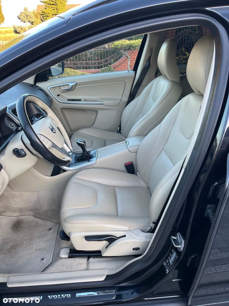 Volvo XC 60 D4 Momentum - 14