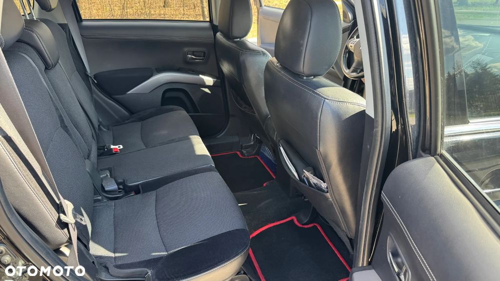 Mitsubishi Outlander 2.0 Intense 2WD CVT - 23