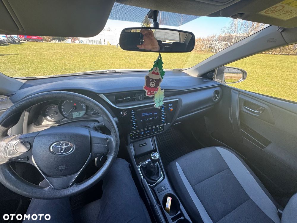 Toyota Auris 1.4 D-4D Active - 3