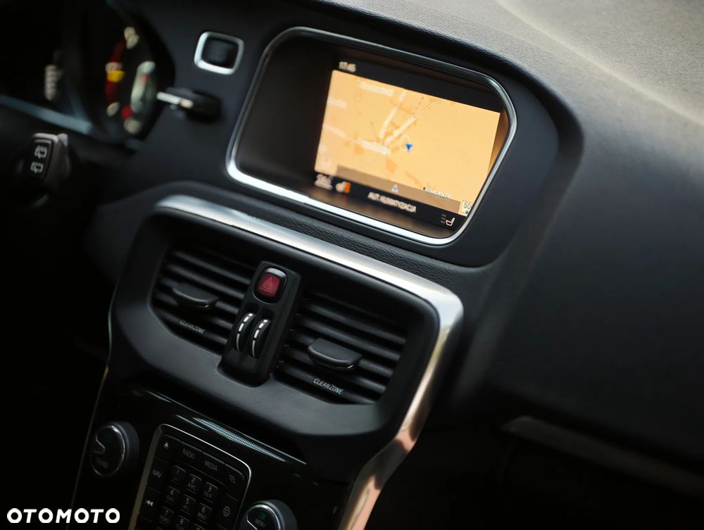 Volvo V40 D2 Momentum - 19