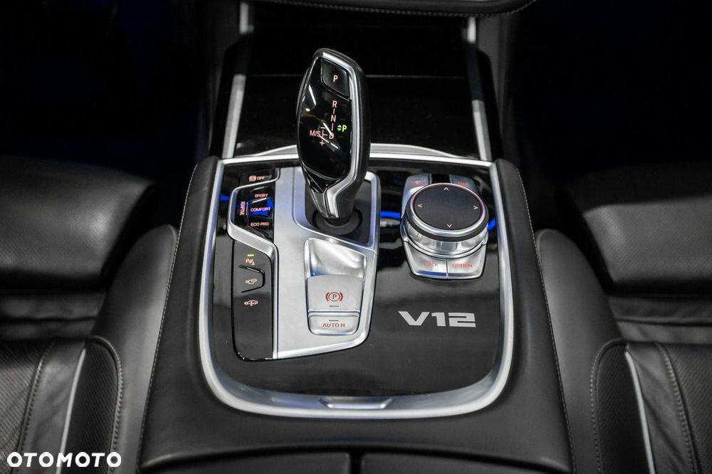 BMW Seria 7 M760Li xDrive - 29
