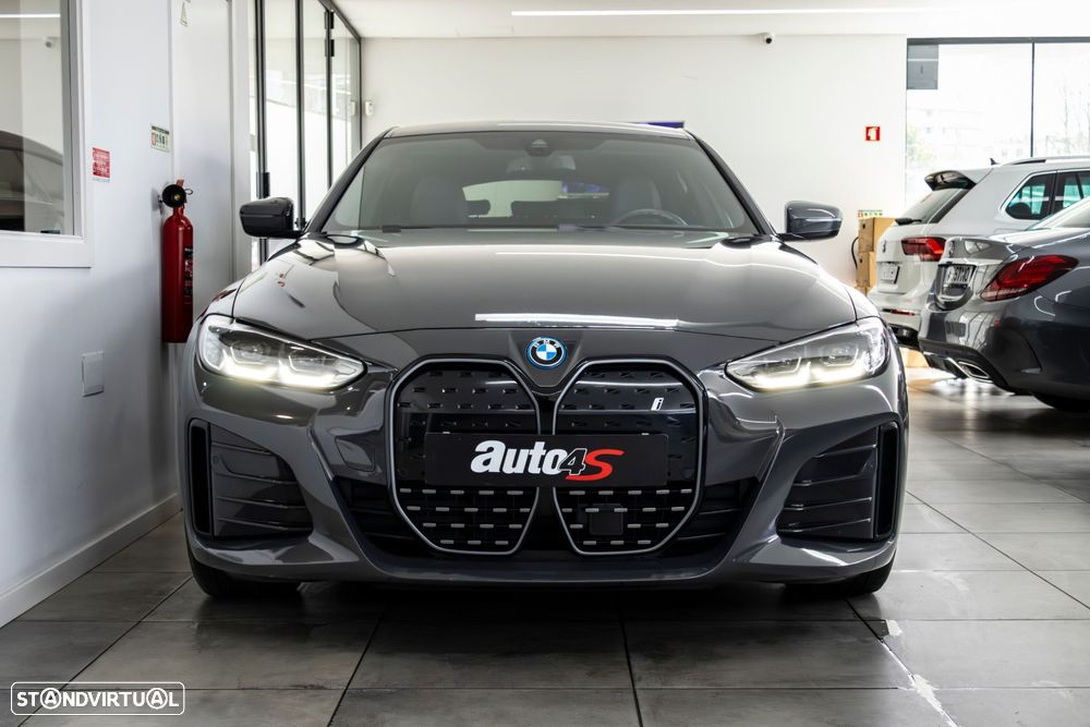 BMW i4 eDrive40 Desportiva M - 3