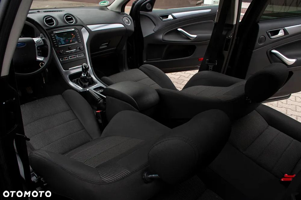 Ford Mondeo 2.0 TDCi Champions Edition - 34