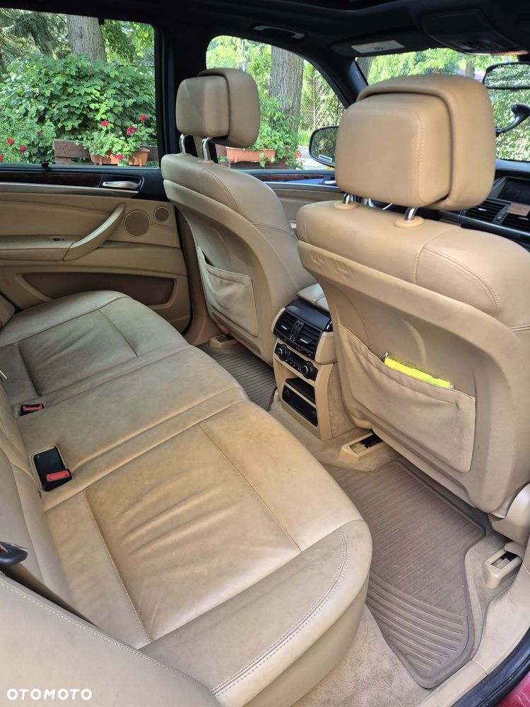 BMW X5 5.0i xDrive - 27