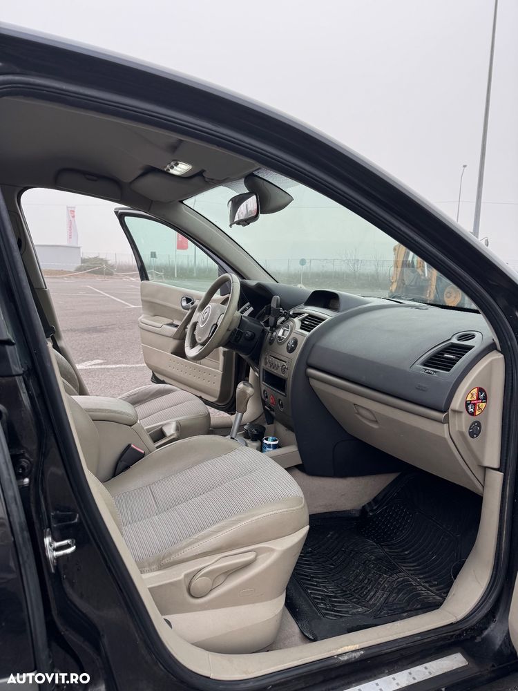 Renault Megane Sedan 1.6 16V Privilege Aut - 3