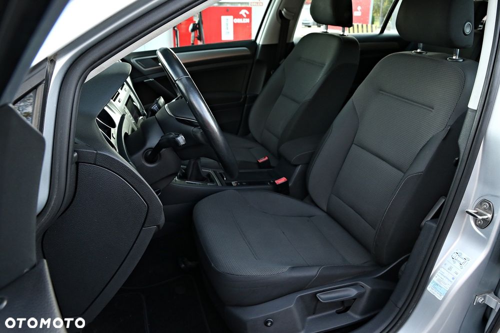 Volkswagen Golf - 16