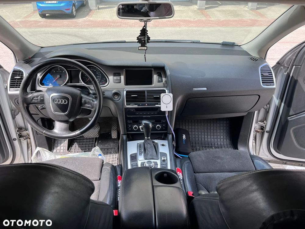 Audi Q7 - 10
