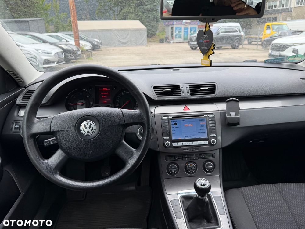 Volkswagen Passat 1.9 TDI DPF Trendline - 17