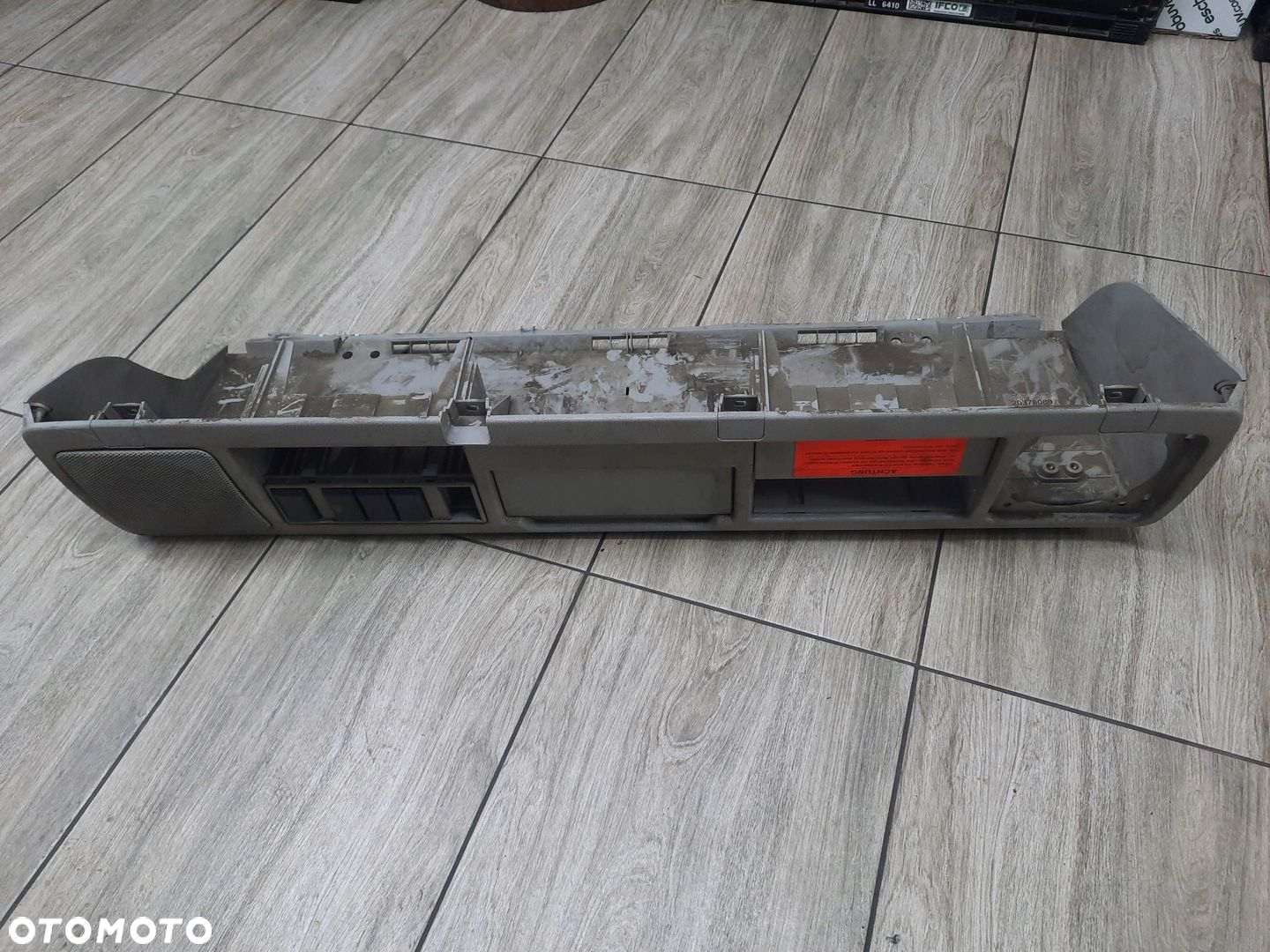 KONSOLA LEWA GÓRNA PÓŁKA VOLVO FM - 2