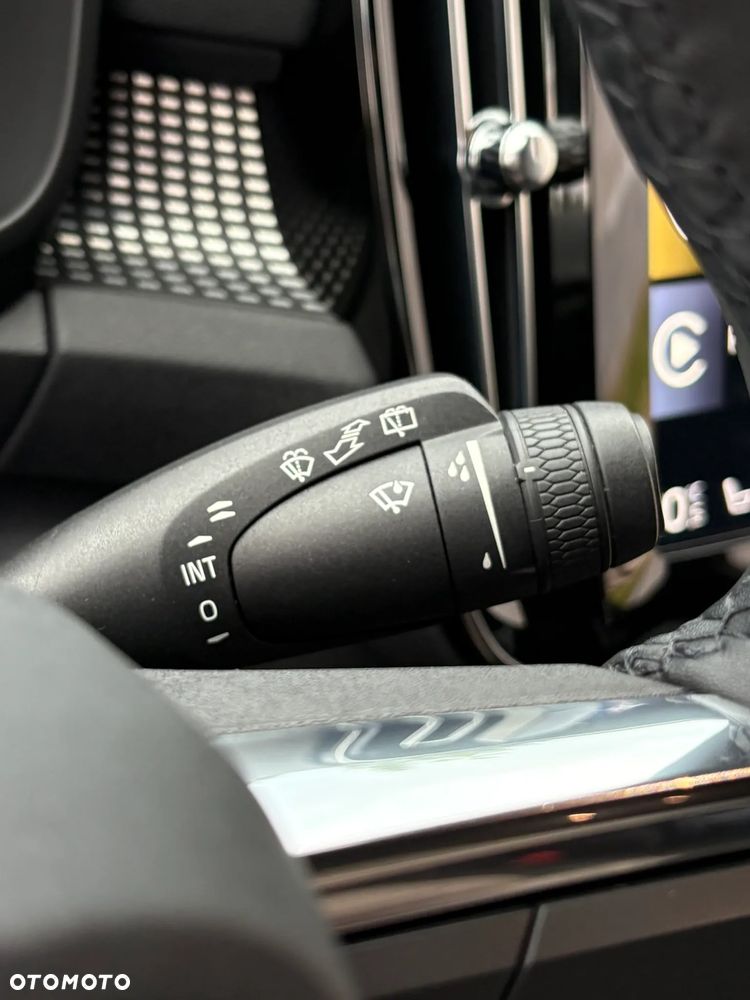 Volvo XC 40 T3 R-Design - 18