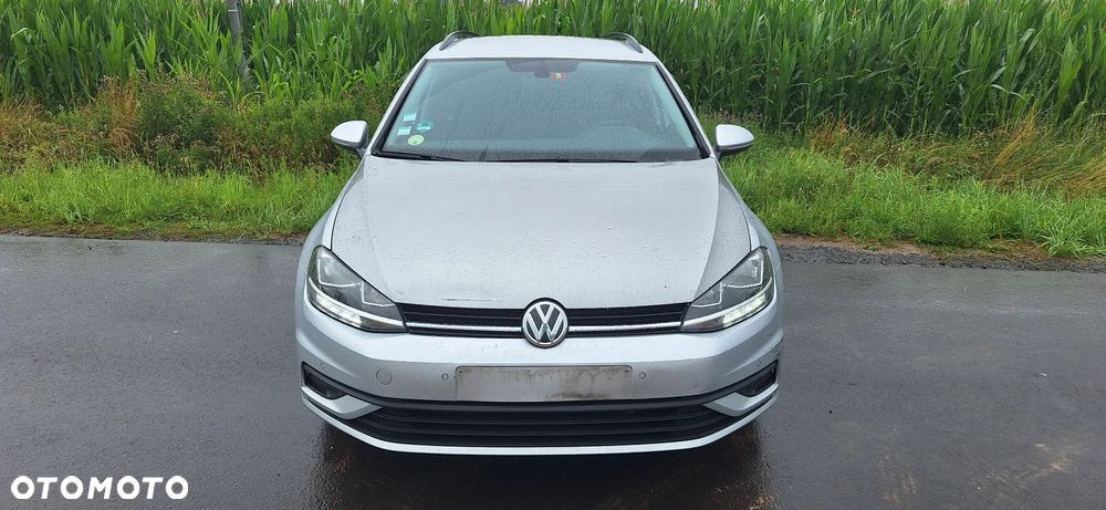 Volkswagen Golf - 2