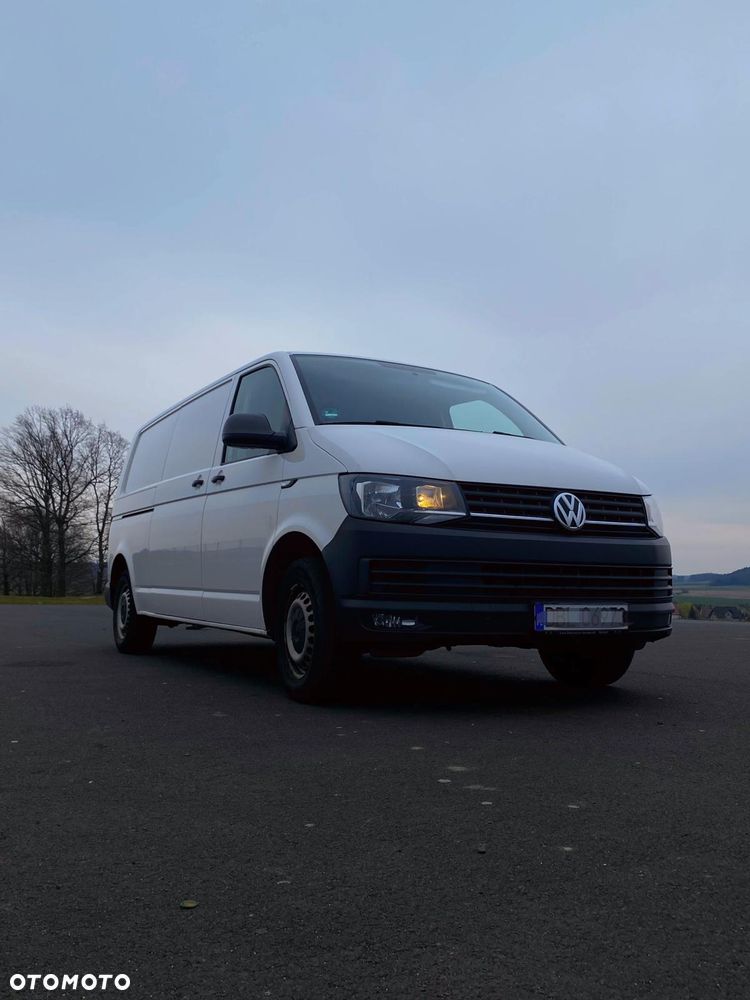 Volkswagen Transporter - 1