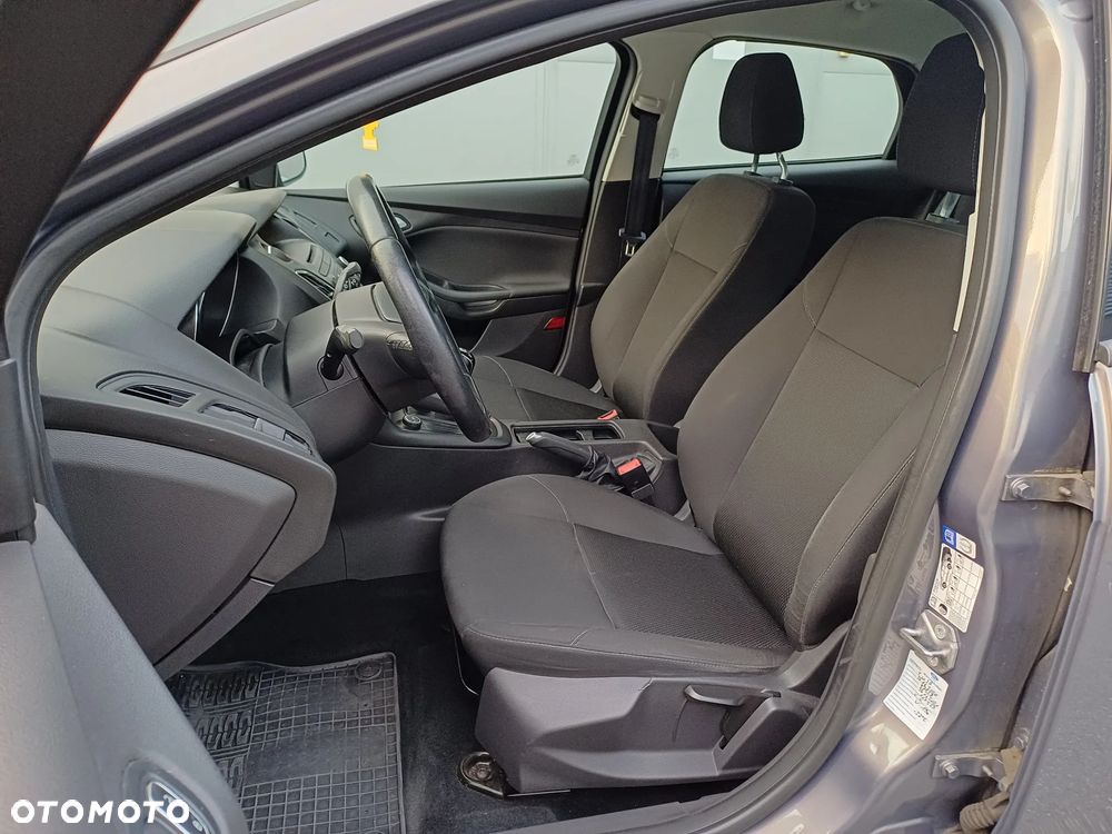 Ford Focus 1.6 Trend - 10