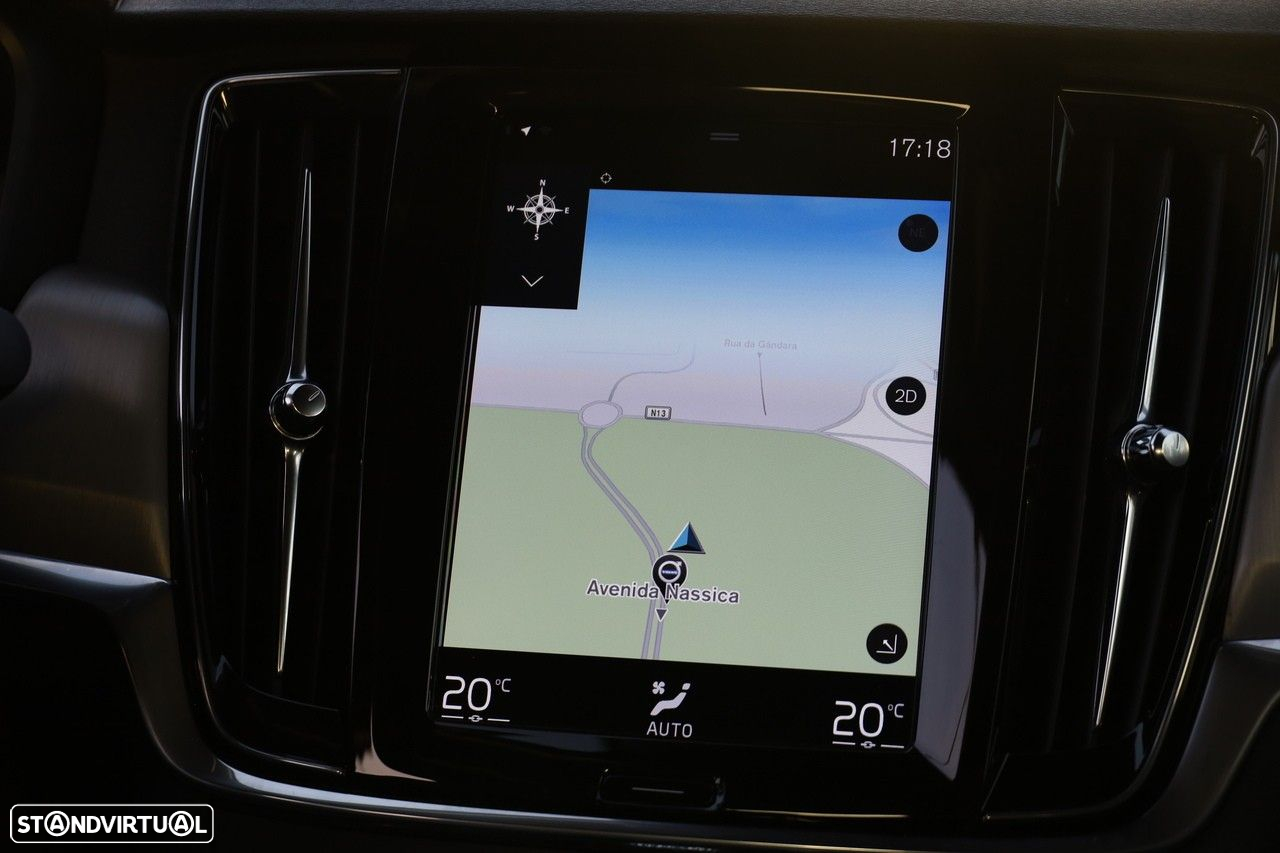 Volvo S90 2.0 T8 Momentum Plus AWD Geartronic - 21