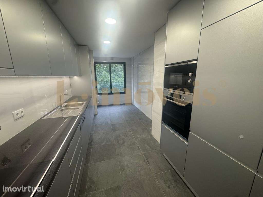 APARTAMENTO T3, NOVO, JUNTO Á BOAVISTA, PORTO - Grande imagem: 2/11