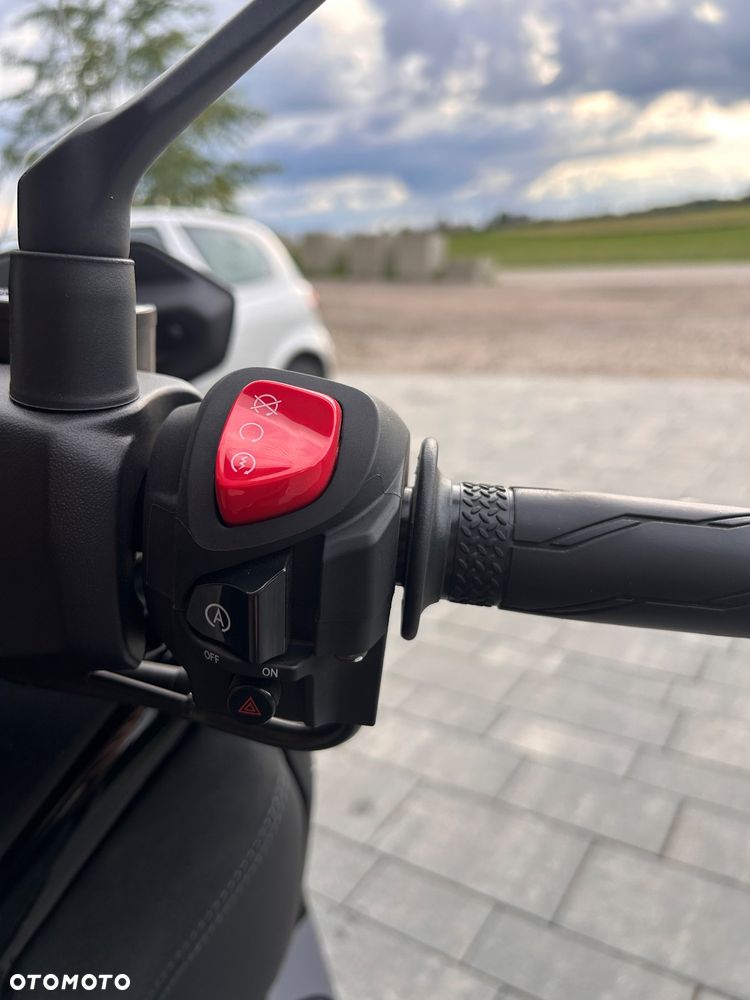 Yamaha X-max - 15