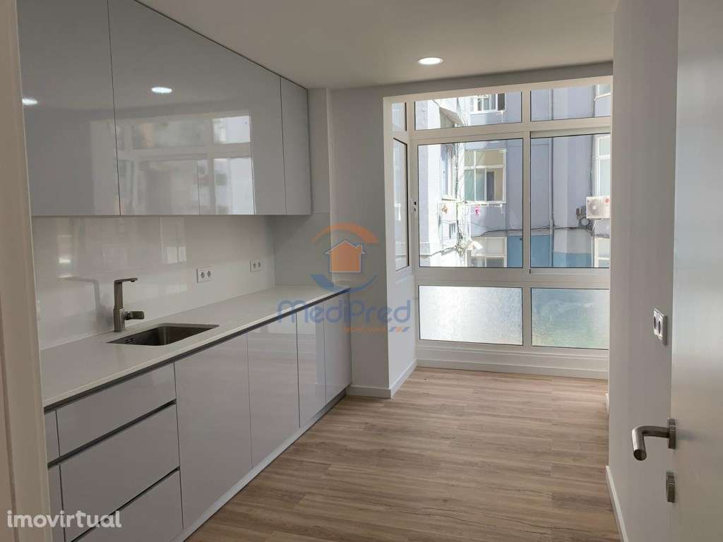 Apartamento T3 totalmente remodelado | Amadora - Grande imagem: 2/49