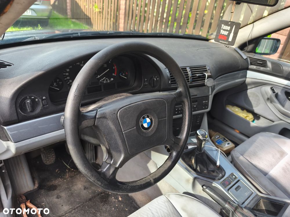 BMW Seria 5 525d - 10