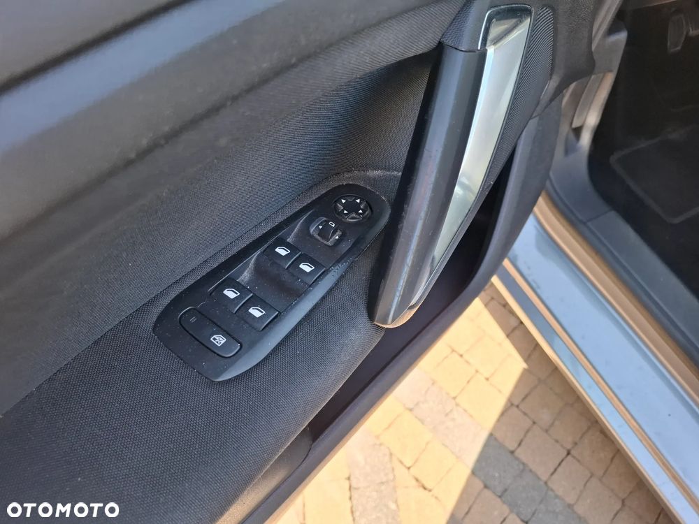 Peugeot 308 - 24
