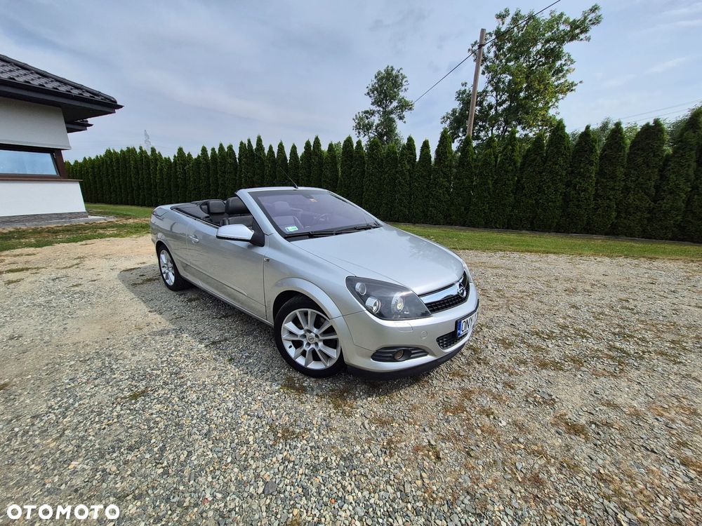 Opel Astra Twin Top 2.0 Turbo Cosmo - 4