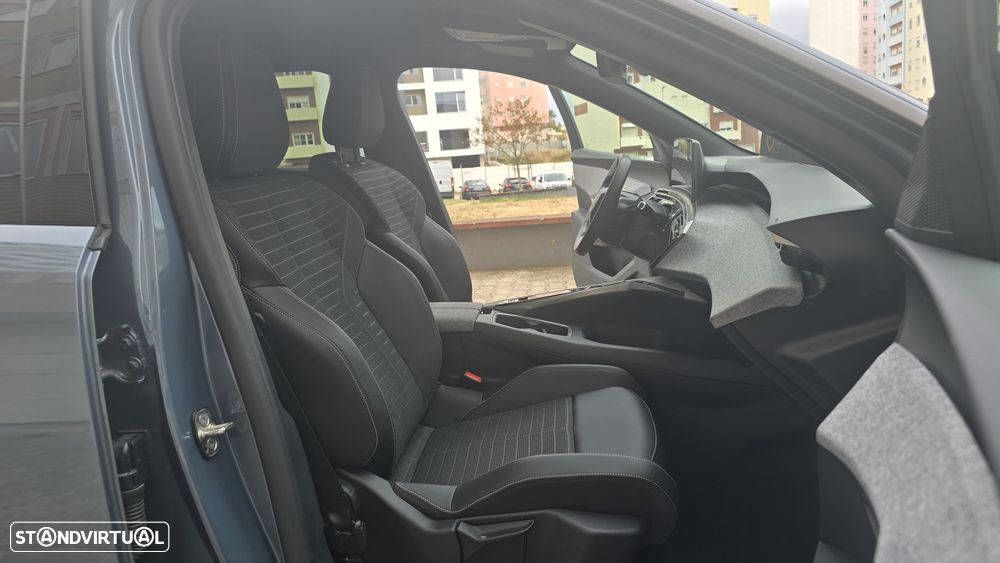 Peugeot 5008 1.2 Hybrid Allure e-DCS6 - 24