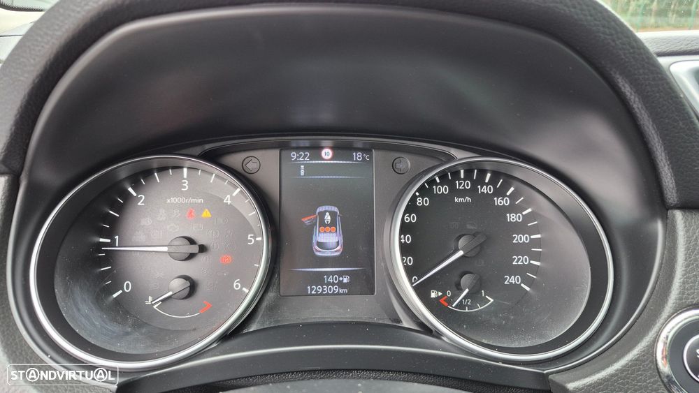 Nissan Qashqai 1.5 dCi N-Connecta 18 - 10