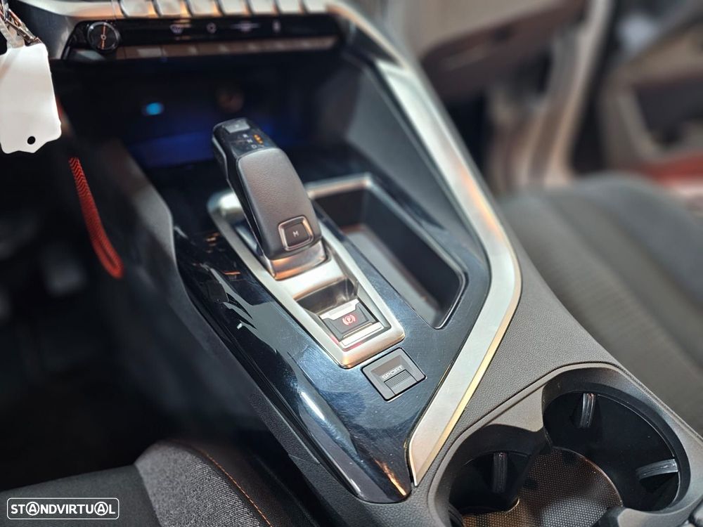 Peugeot 5008 1.2 PureTech Allure EAT8 - 19