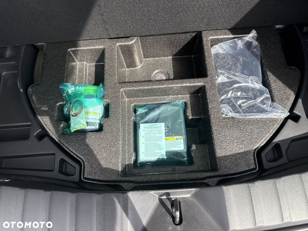 Toyota Corolla Cross 2.0 Hybrid Premiere Edition - 29