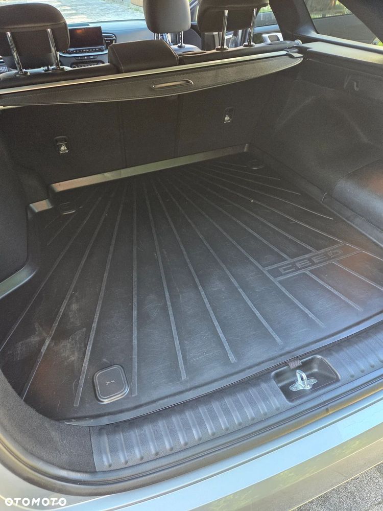 Kia Ceed - 6