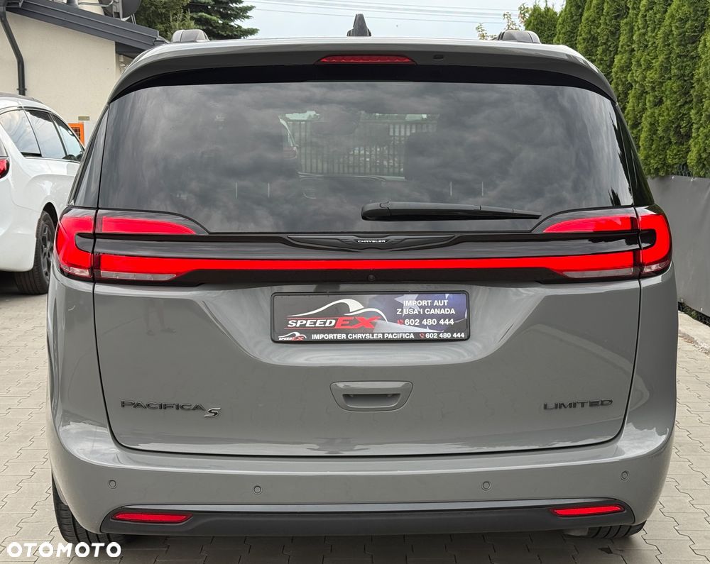Chrysler Pacifica - 10
