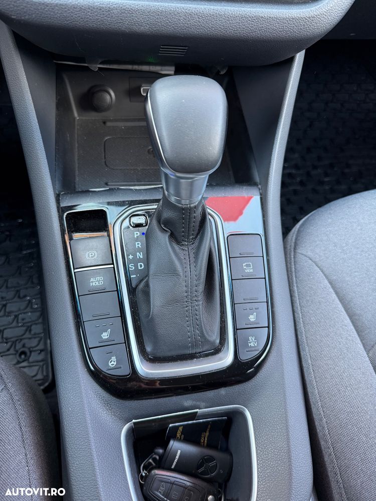 Hyundai IONIQ - 14