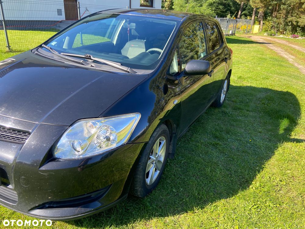 Toyota Auris 2009 photo 2