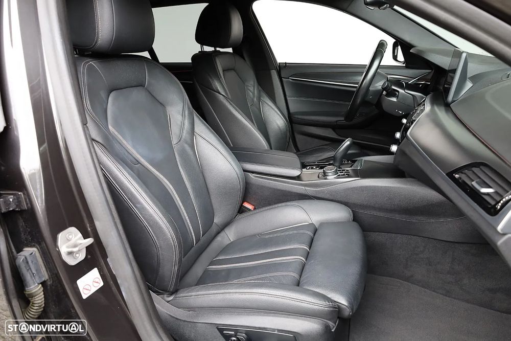 BMW 520 d Pack Desportivo M Auto - 53