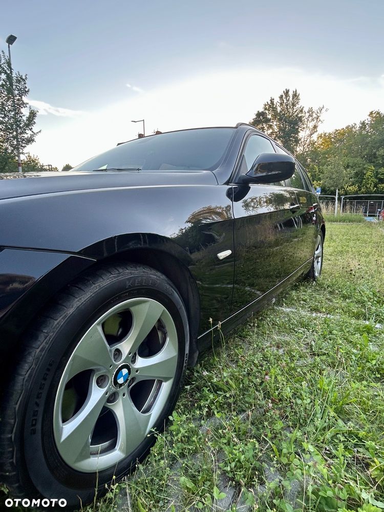 BMW Seria 3 320d - 30