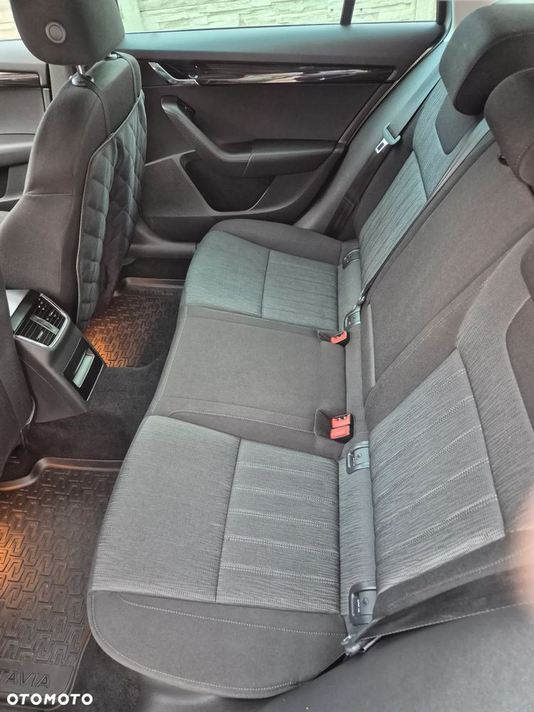 Skoda Octavia 2.0 TDI Style DSG - 11